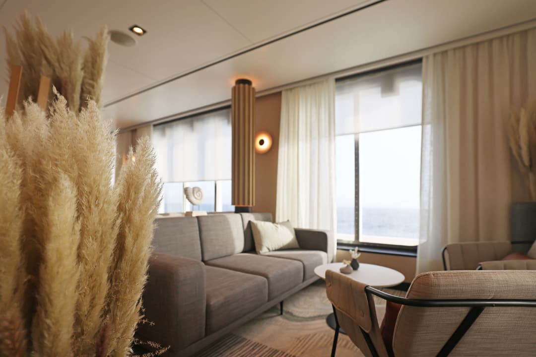 Swan Hellenic Sh Minerva Observation Lounge Seating 2
