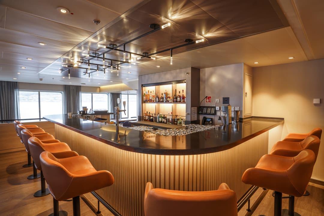 Qe Ultramarine Panorama Lounge 1