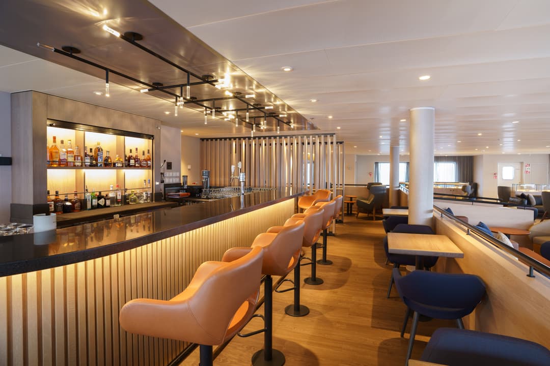 Qe Ultramarine Panorama Lounge 2