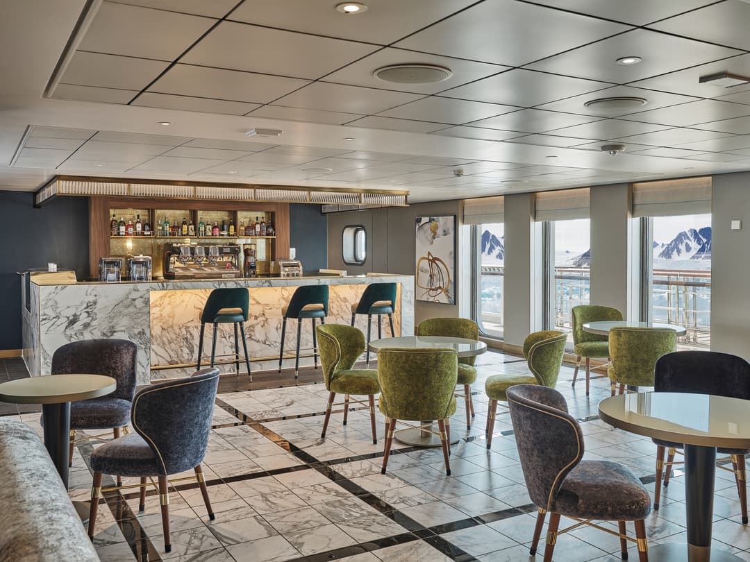 Silversea Silver Endeavour Arts Cafe 1