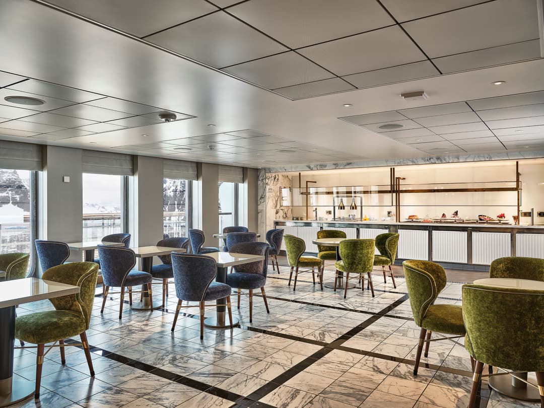 Silversea Silver Endeavour Arts Cafe 0