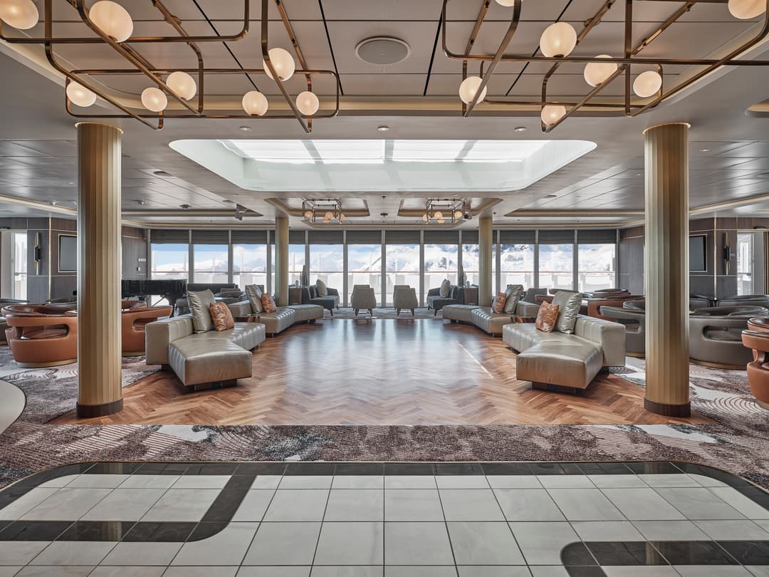 Silversea Silver Endeavour Observation Lounge 1