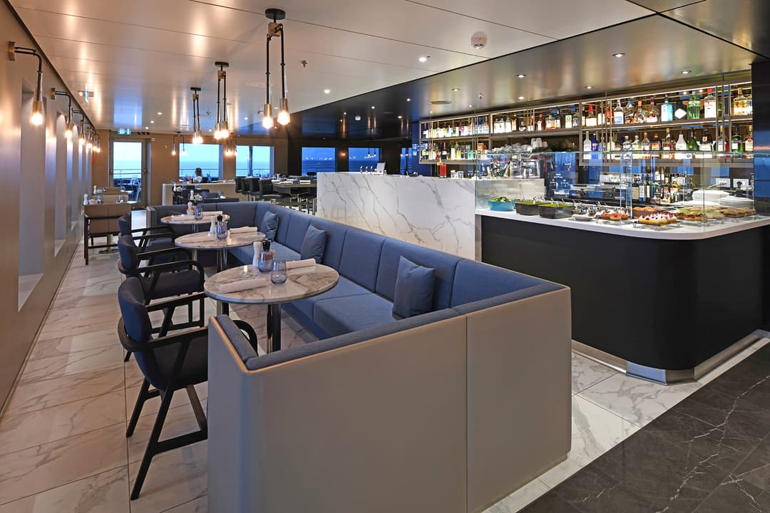 Scenic Eclipse Azure Bar & Café 7
