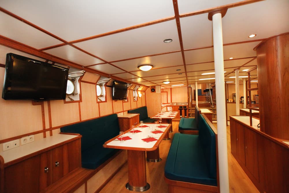 Rembrandt van Rijn dining & lecture room © Monica Salmang-Oceanwide Expeditions _1_.jpeg