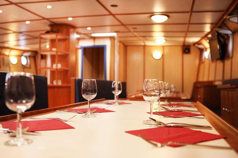 Rembrandt van Rijn dining © Monica Salmang-Oceanwide Expeditions _2_.jpeg