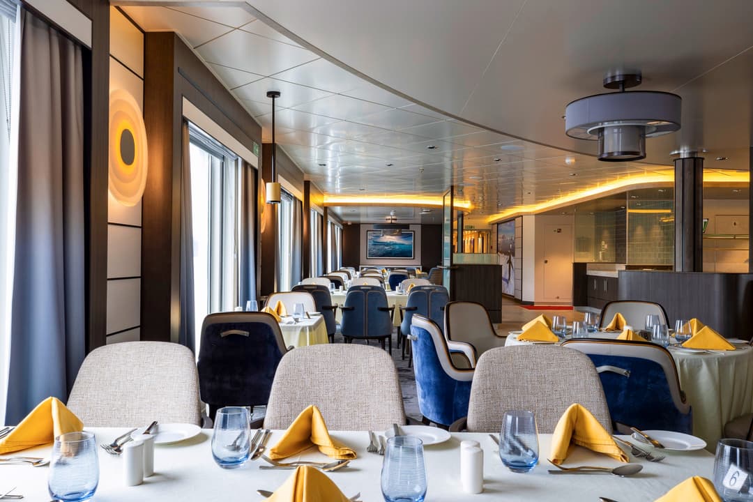 Ae Expeditions, Sylvia Earle, Dining Room, Sylvia Earle, Richard I'anson 6