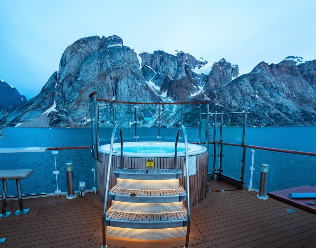 Ae Expeditions, Jacuzzi, The Greg Mortimer, Tyson Mayr 2