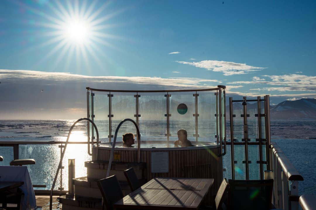Ae Expeditions, Jacuzzi, The Greg Mortimer, Tyson Mayr 3