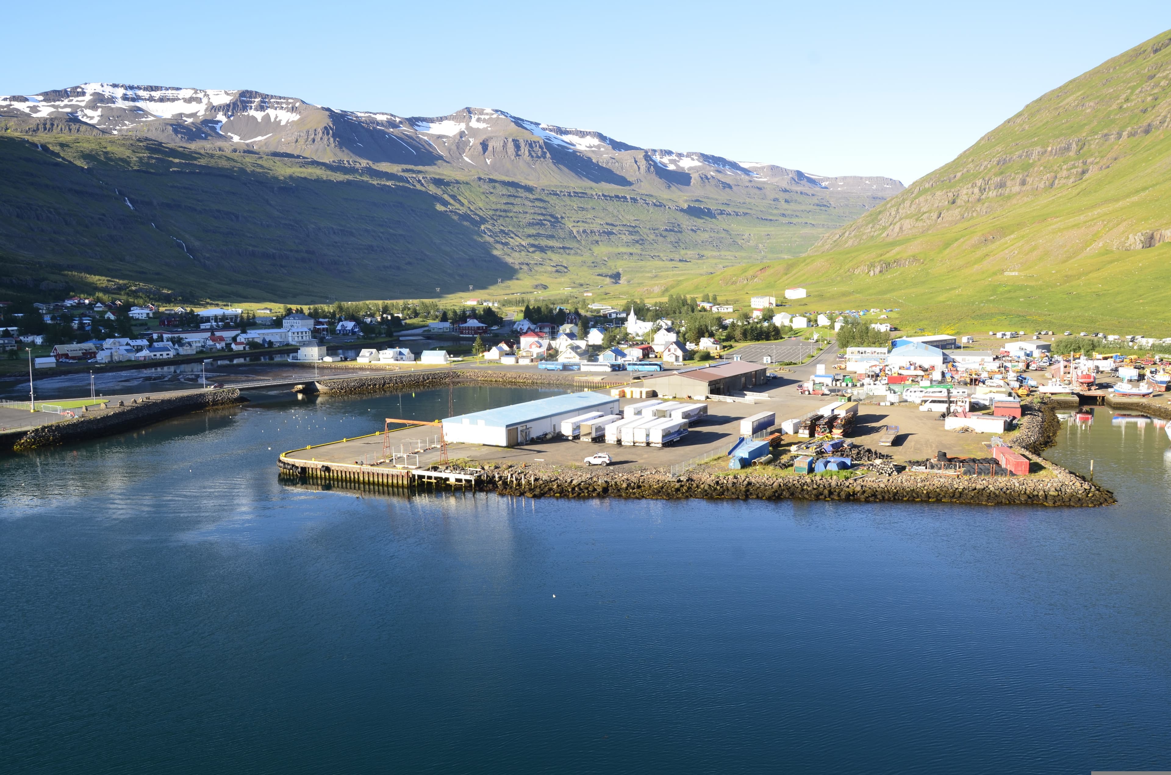 Land of Fjords & Epic Waterfalls