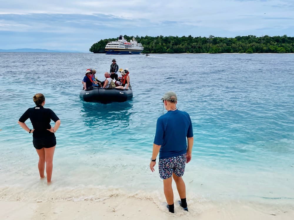 Heritage Expeditions, Heritage Adventurer, Rusbedas Island, @F.Wardle.jpg