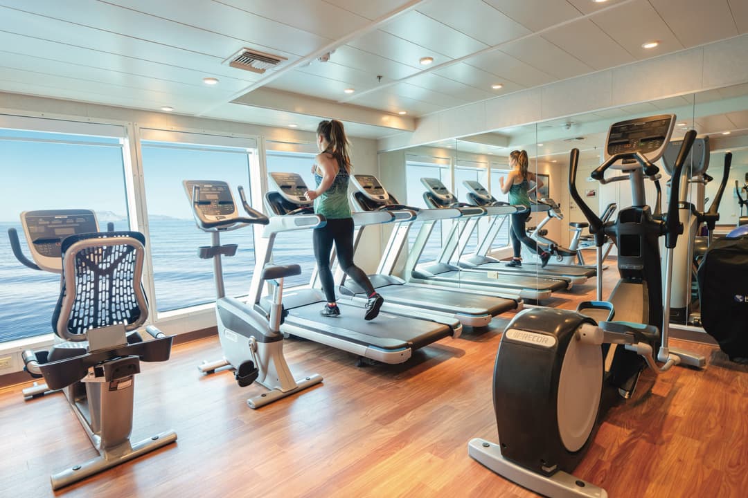 Ng Le Ng Quest Ng Venture Fitness Center ©Lindblad Expeditions Marco Ricca 1