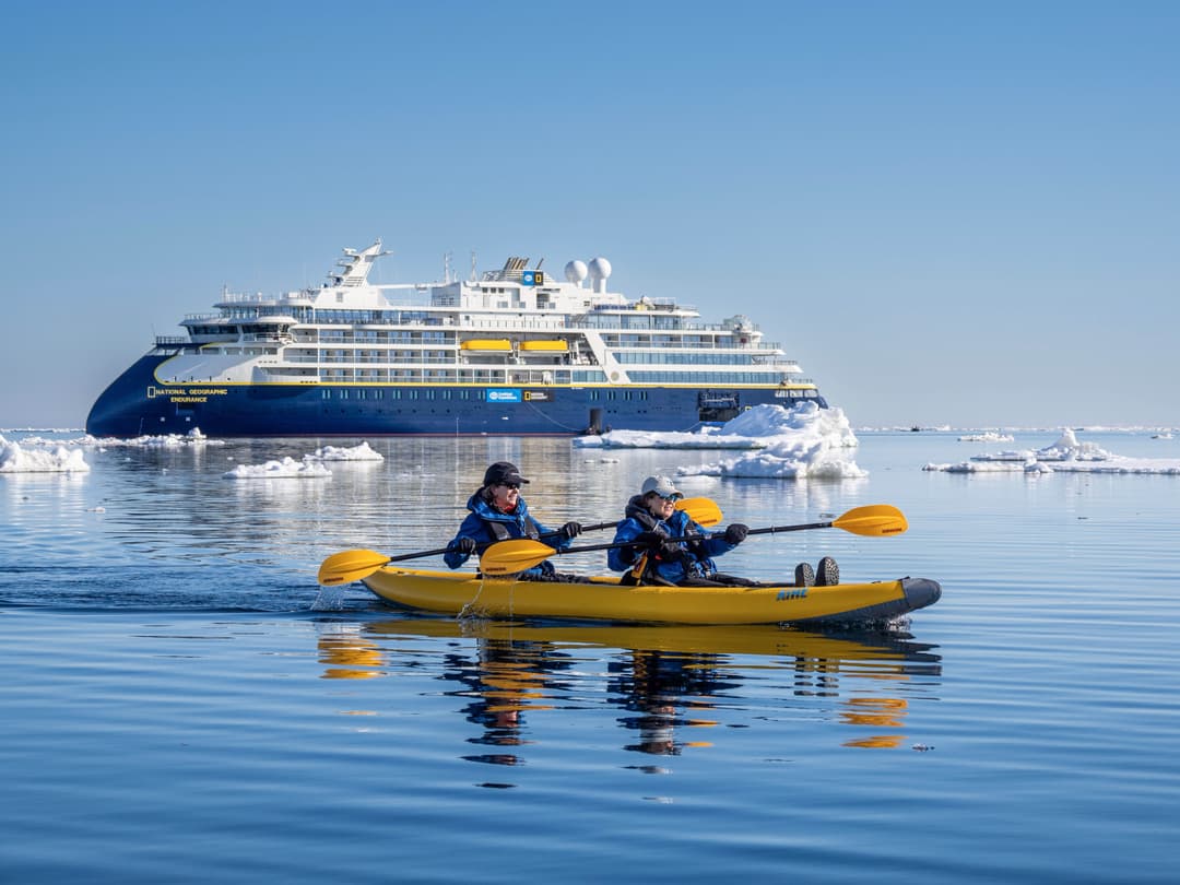 Ng Le Ng Endurance Kayaks Svalbard Edge Island ©Lindblad Expeditions Michael S. Nolan 0