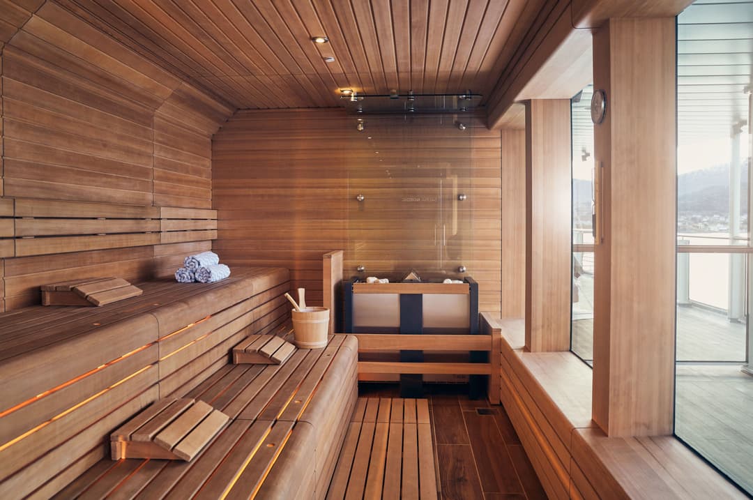 Ng Le Ng Endurance Ng Resolution Sauna ©Lindblad Expeditions Olivind Haug