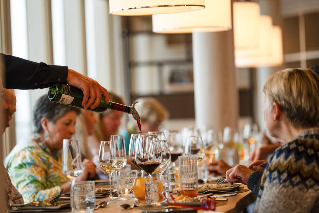 Ng Le Ng Endurance Main Restaurant ©Lindblad Expeditions David Vargas 0