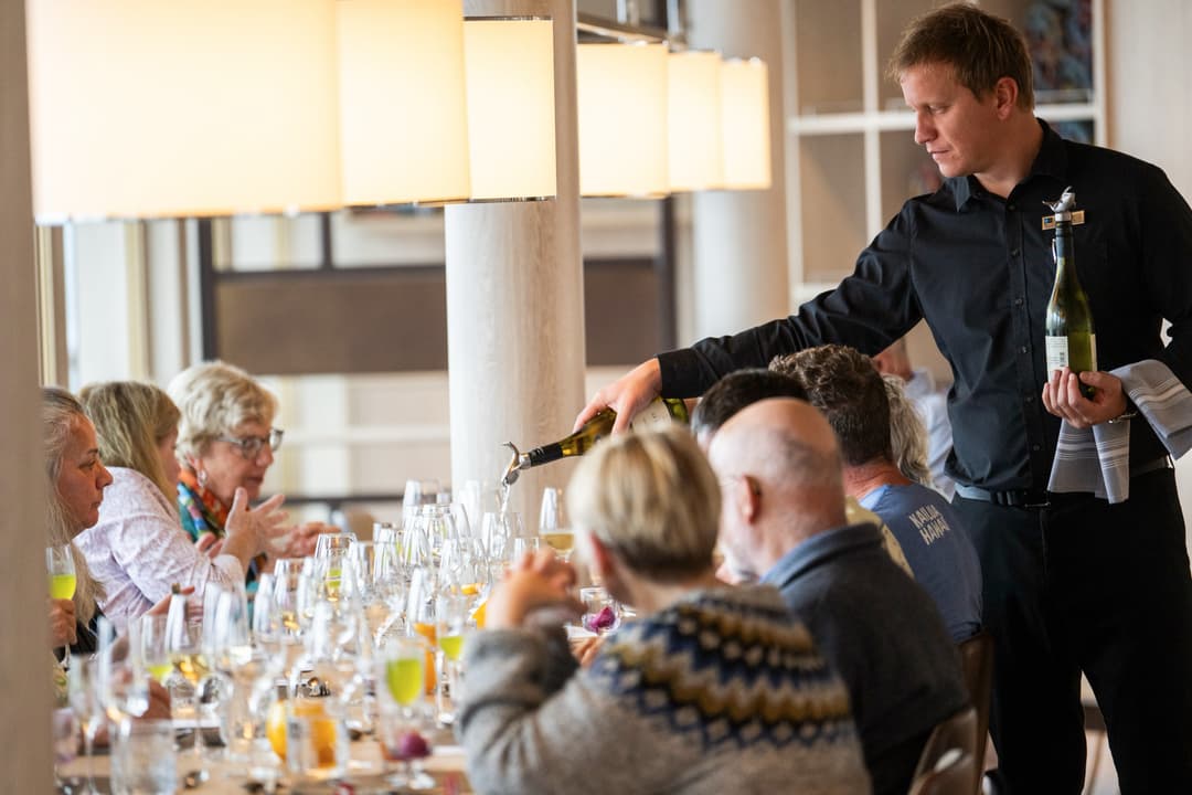 Ng Le Ng Endurance Main Restaurant ©Lindblad Expeditions David Vargas 1