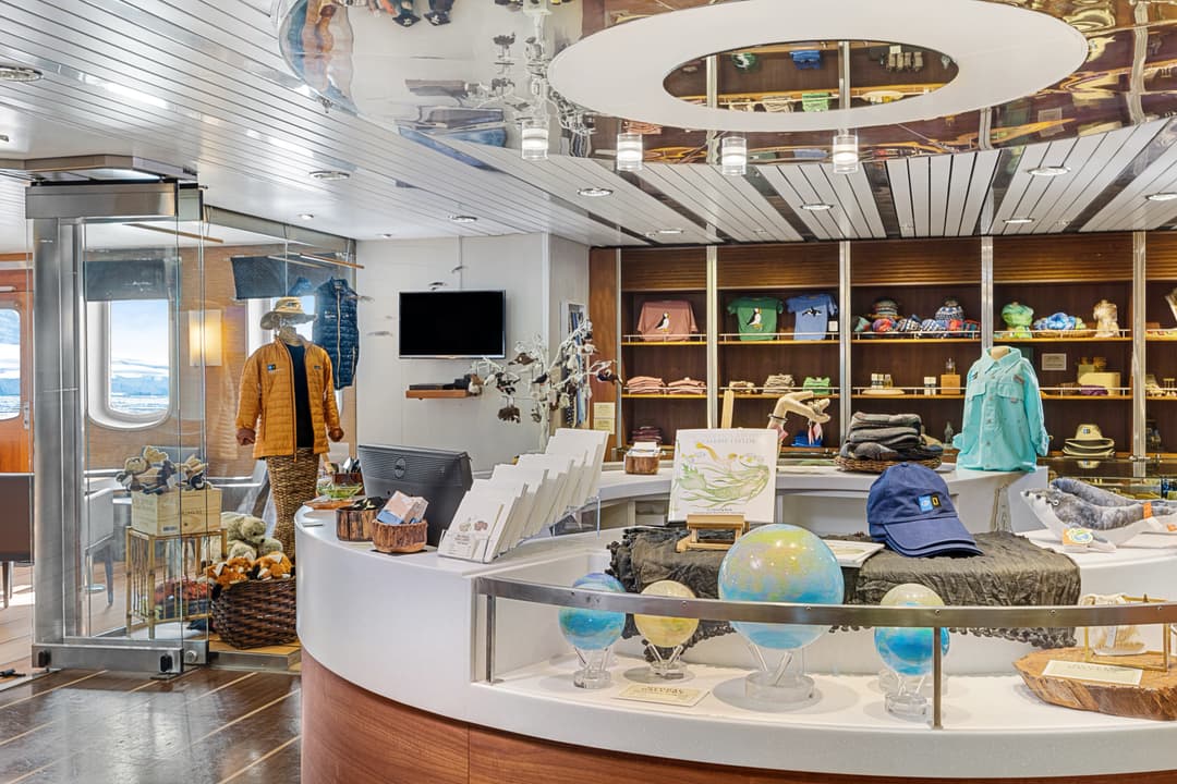 Ng Le Ng Explorer Global Gallery ©Lindblad Expeditions Douglas Scaletta 2