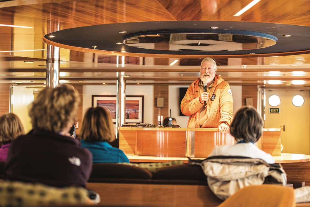 Ng Le Ng Explorer Guest Speakers 1 ©Lindblad Expeditions David Vargas