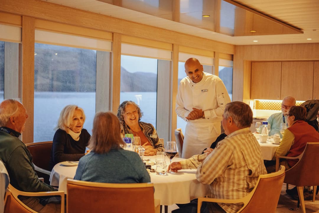 Ng Le Ng Resolution 270° Restaurant 1 ©Lindblad Expeditions David Vargas