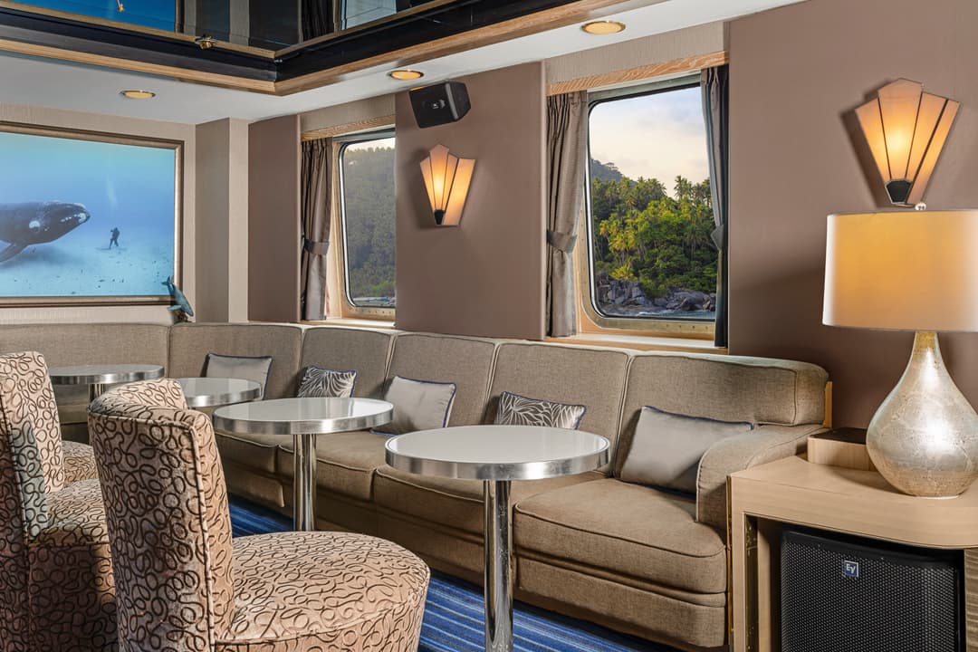 Ng Le Ng Orion Lounge And Bar ©Lindblad Expeditions Douglas Scaletta 0