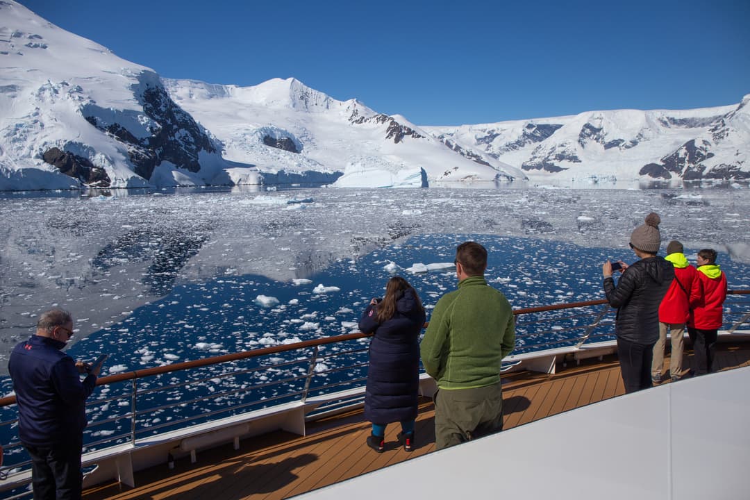 Quark Expedition World Voyager, Panorama Deck 1