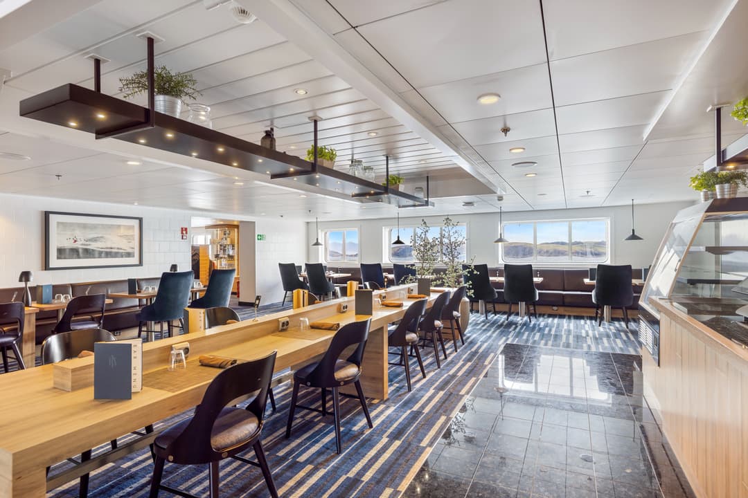 Hx Hurtigruten Expeditions, Ms Spitsbergen, Brygga Bistro 2