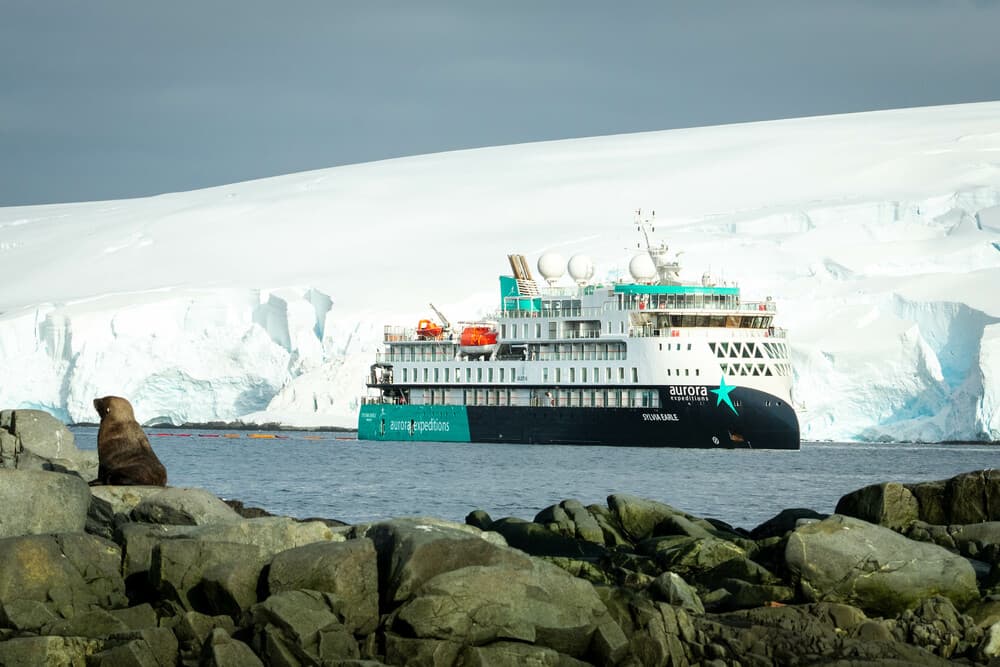 Spitsbergen: Realm of Ice & Wildlife