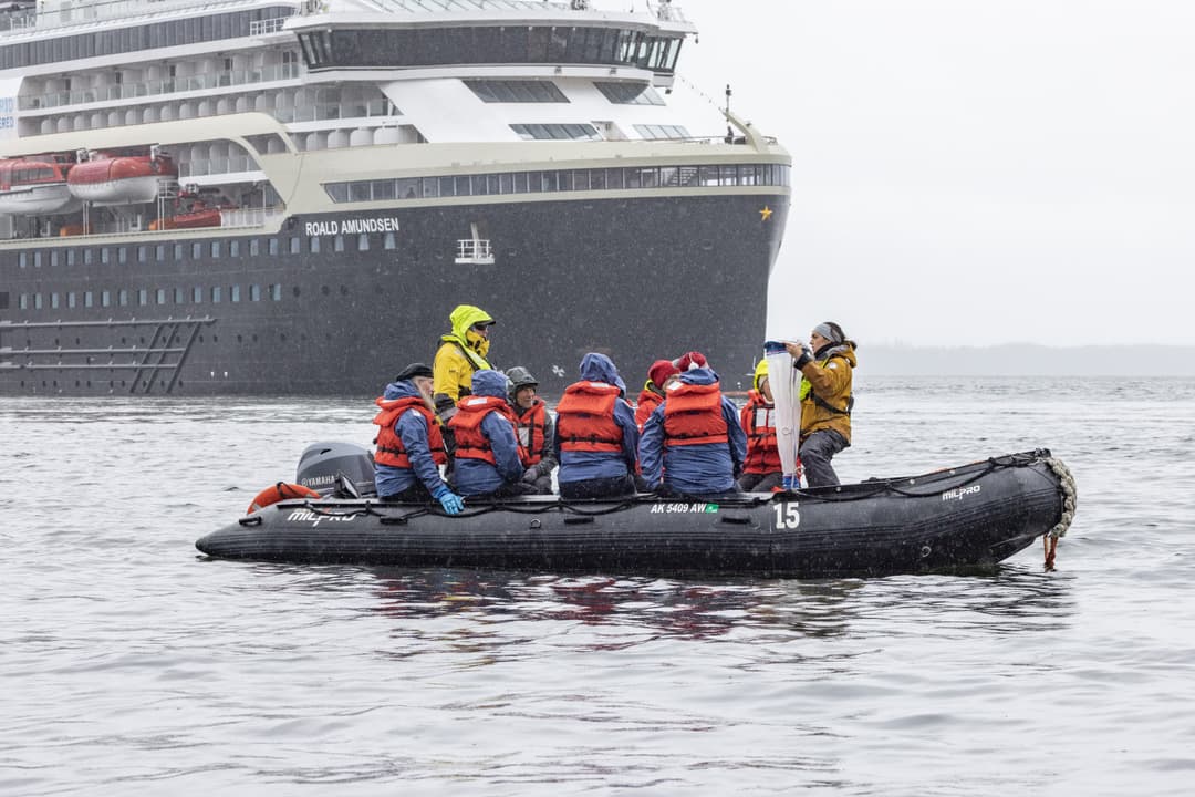 Hx Hurtigruten Expeditions Ms Roald Amundsen Zodiac 4 ©Ted Gatlin & Hx