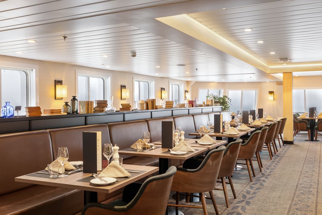 Hx Hurtigruten Expeditions Ms Spitsbergen Aune Restaurant 1 ©Espen Mills