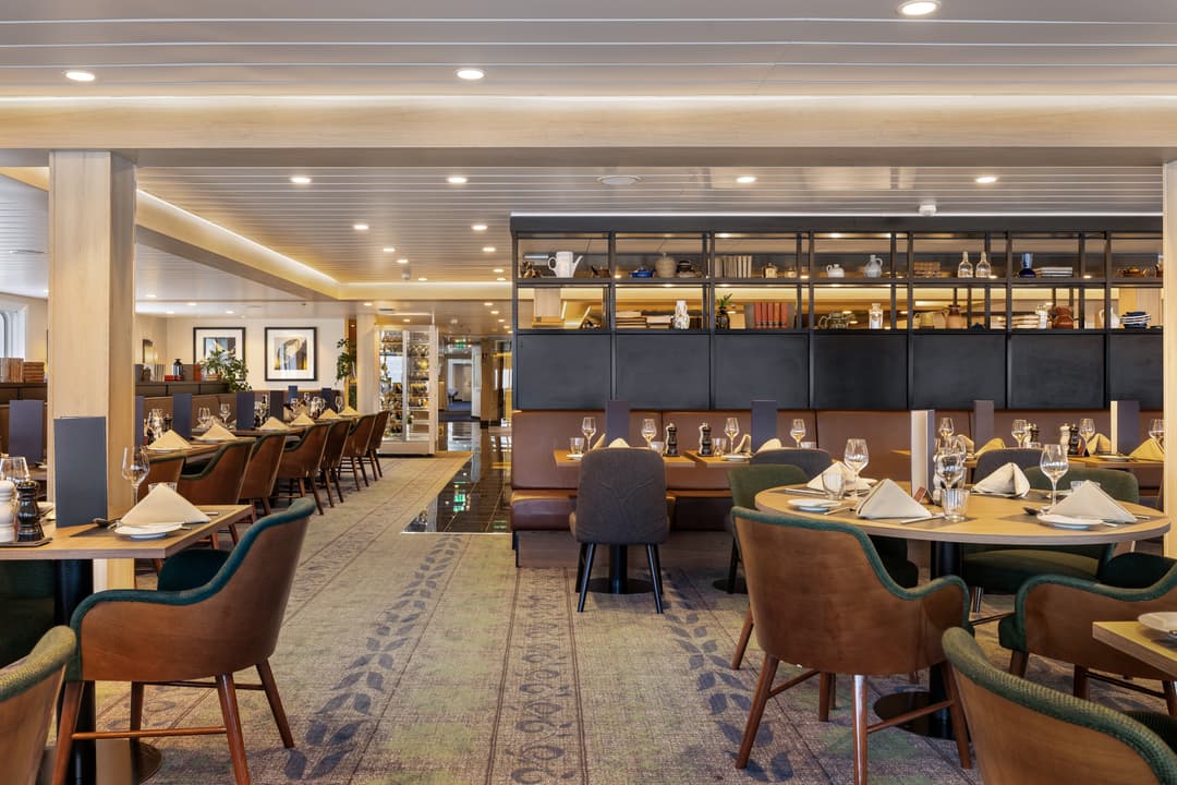 Hx Hurtigruten Expeditions Ms Spitsbergen Aune Restaurant 5 ©Espen Mills