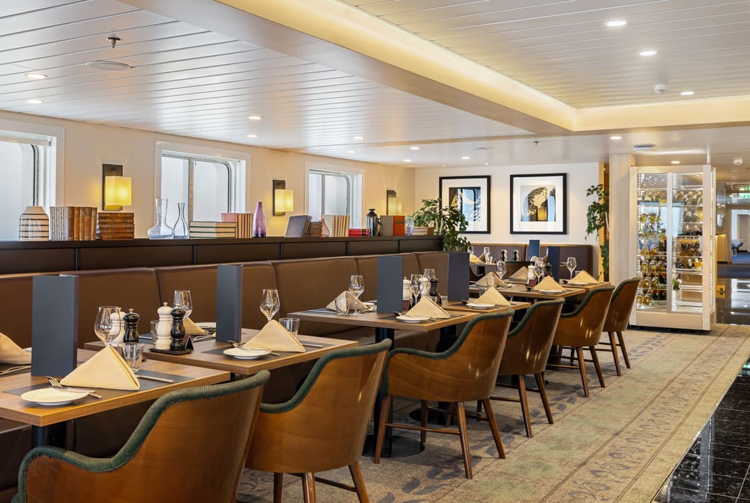 Hx Hurtigruten Expeditions Ms Spitsbergen Aune Restaurant 6 ©Espen Mills