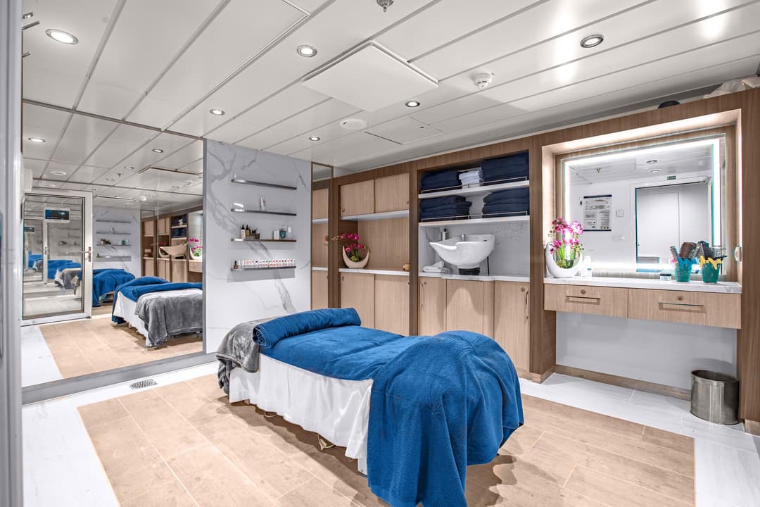 Adventure Canada Ocean Victory Polar Spa ©Adventure Canada