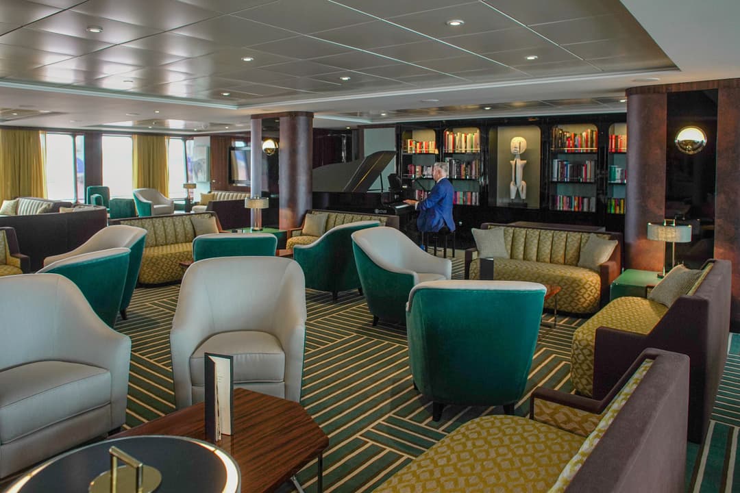 Atlas Ocean Voyages World Navigator Atlas Lounge 1 ©Atlas Ocean Voyages
