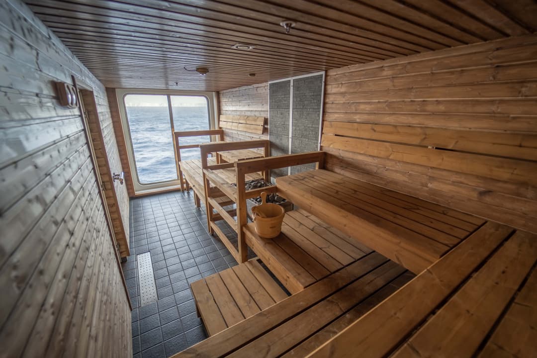 National Geographic Lindblad Expeditions Greg Mortimer Sauna ©Ae Expeditions