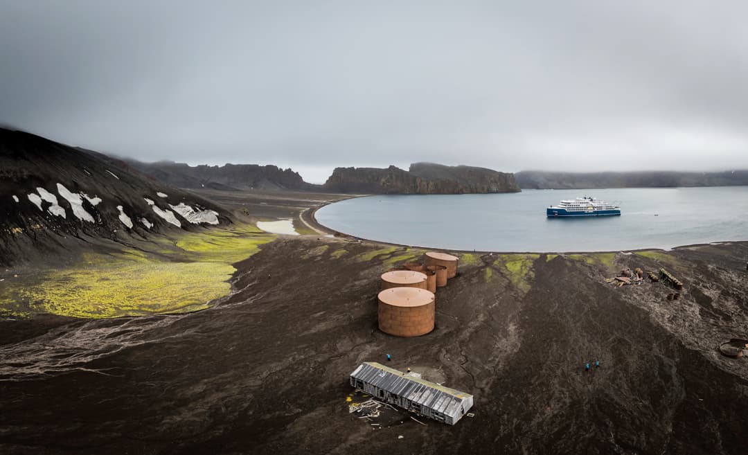 Swan Hellenic Whalers Bay ©Adam Laister
