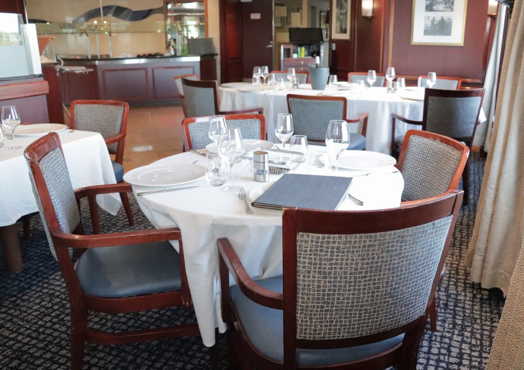 Polar Latitudes Expeditions Mv Discoverer Restaurant 1