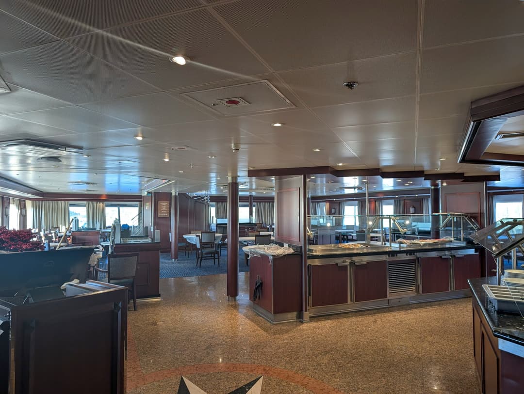 Polar Latitudes Expeditions Mv Discoverer Restaurant