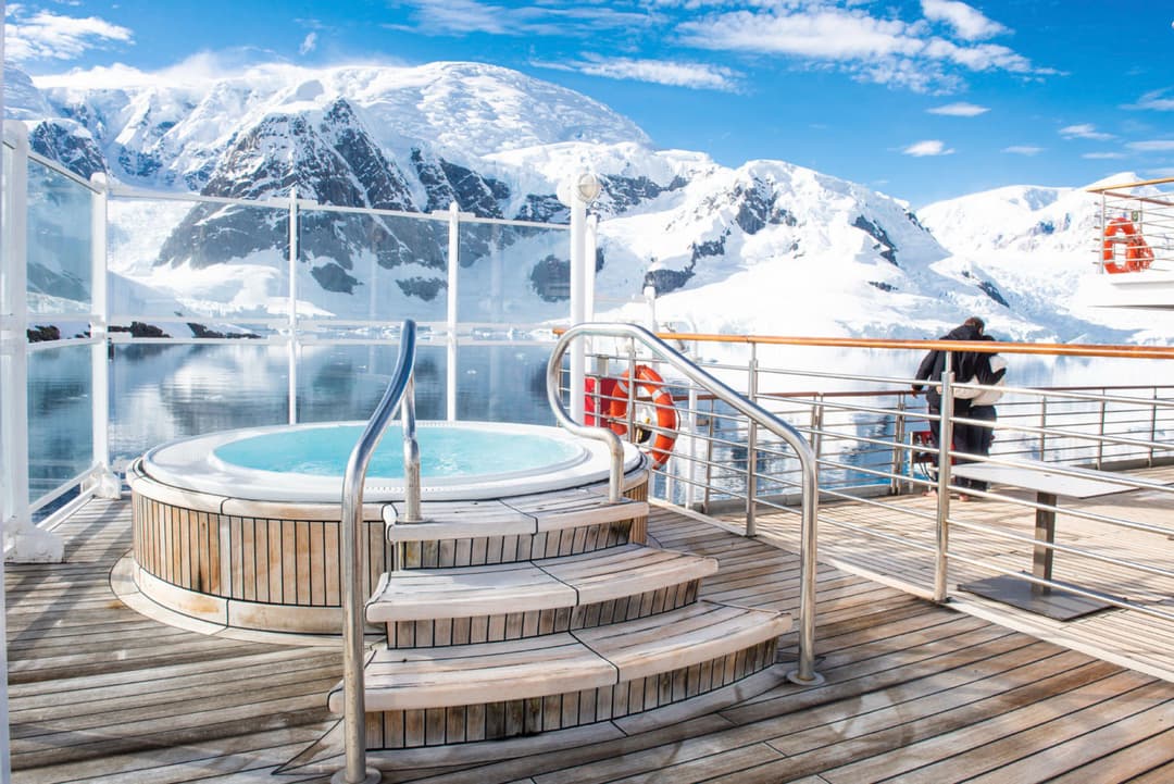 Heritage Expeditions Heritage Discoverer Outdoor Jacuzzi