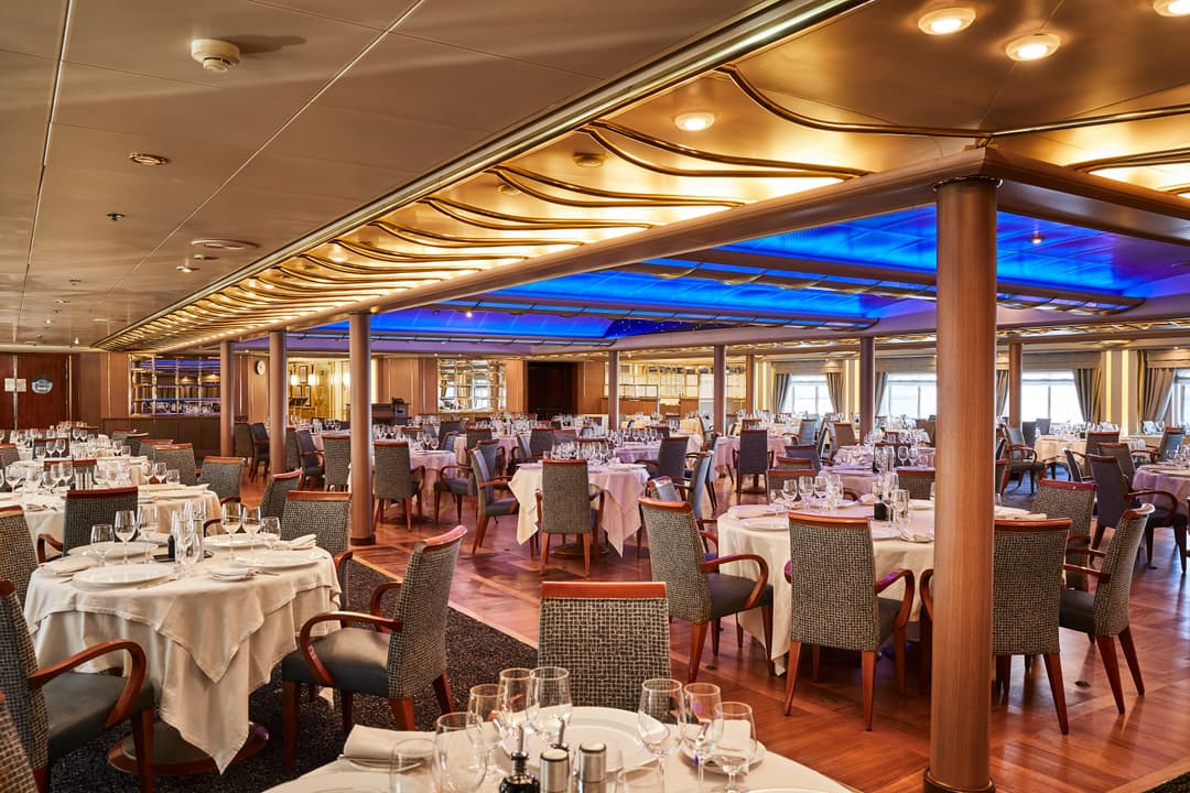 Silversea Cruises Silver Cloud The Restaurant 1 ©Silversea Cruises Ltd