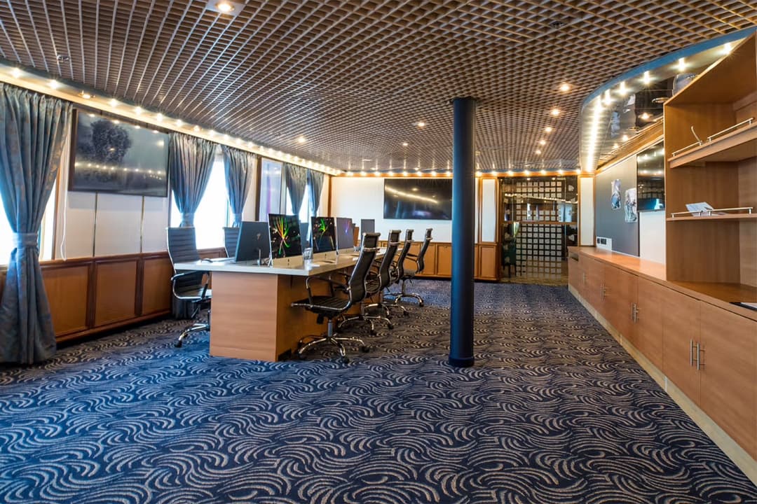 Silversea Cruises Silver Cloud Photo Studio 4 ©Silversea Cruises Ltd