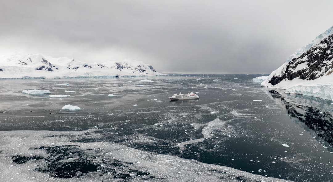 Silversea Cruises Silver Cloud Antarctica Exterior 2 ©Silversea Cruises Ltd