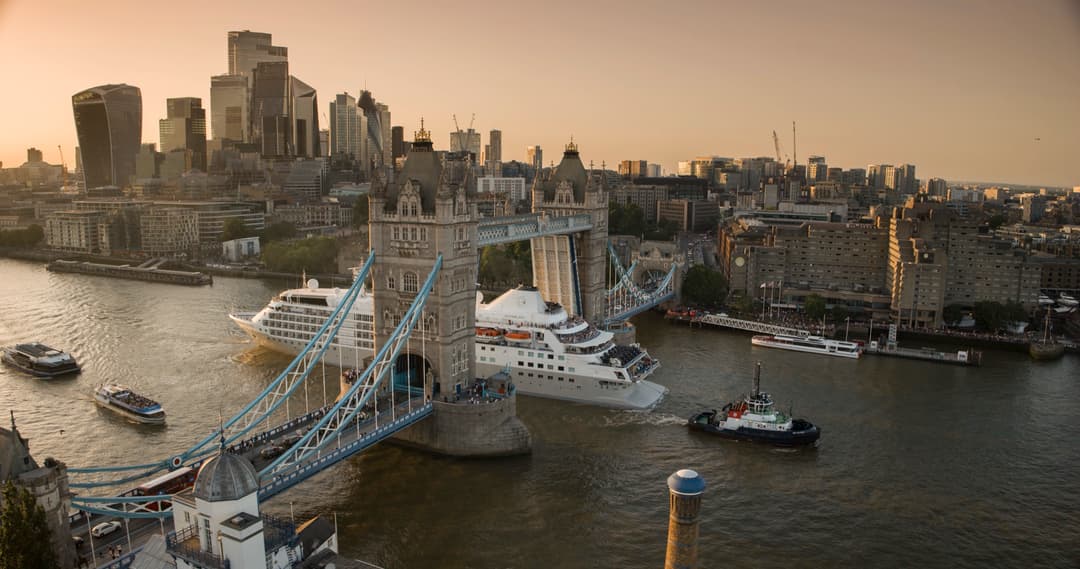 Silversea Silver Wind Tower Bridge ©Silversea Cruises Ltd. 4