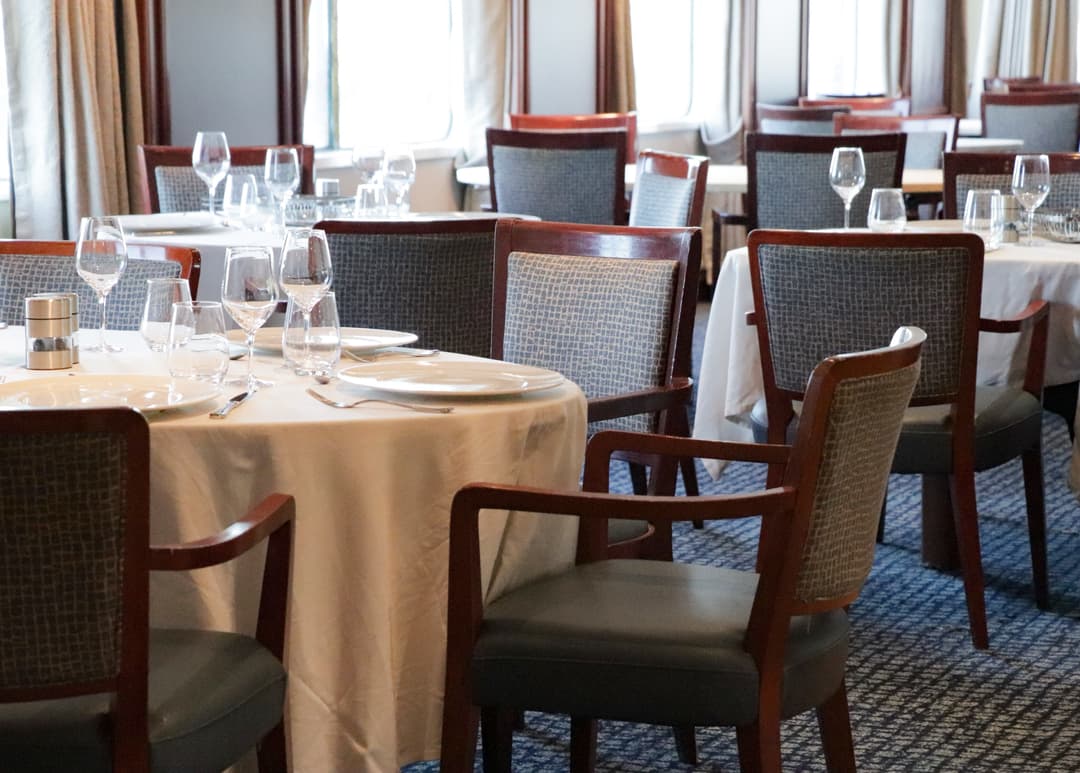 Polar Latitudes Expeditions Mv Discoverer Restaurant 3