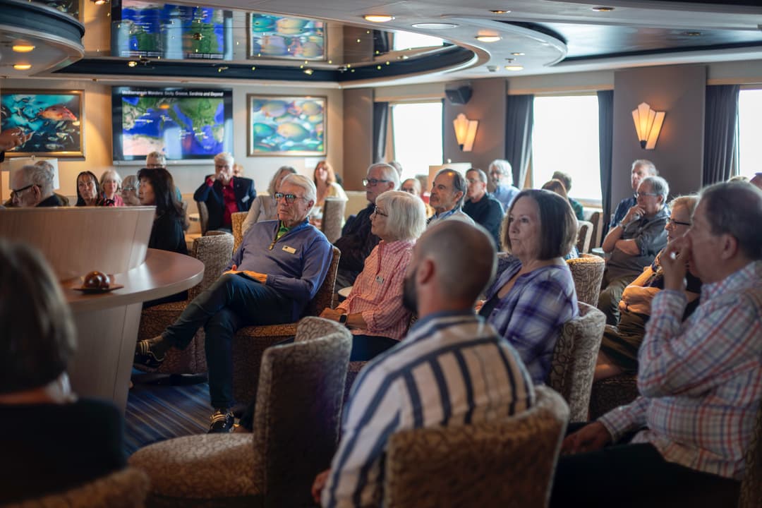 Ng Lindblad Expeditions National Geographic Orion Lounge & Bar 1