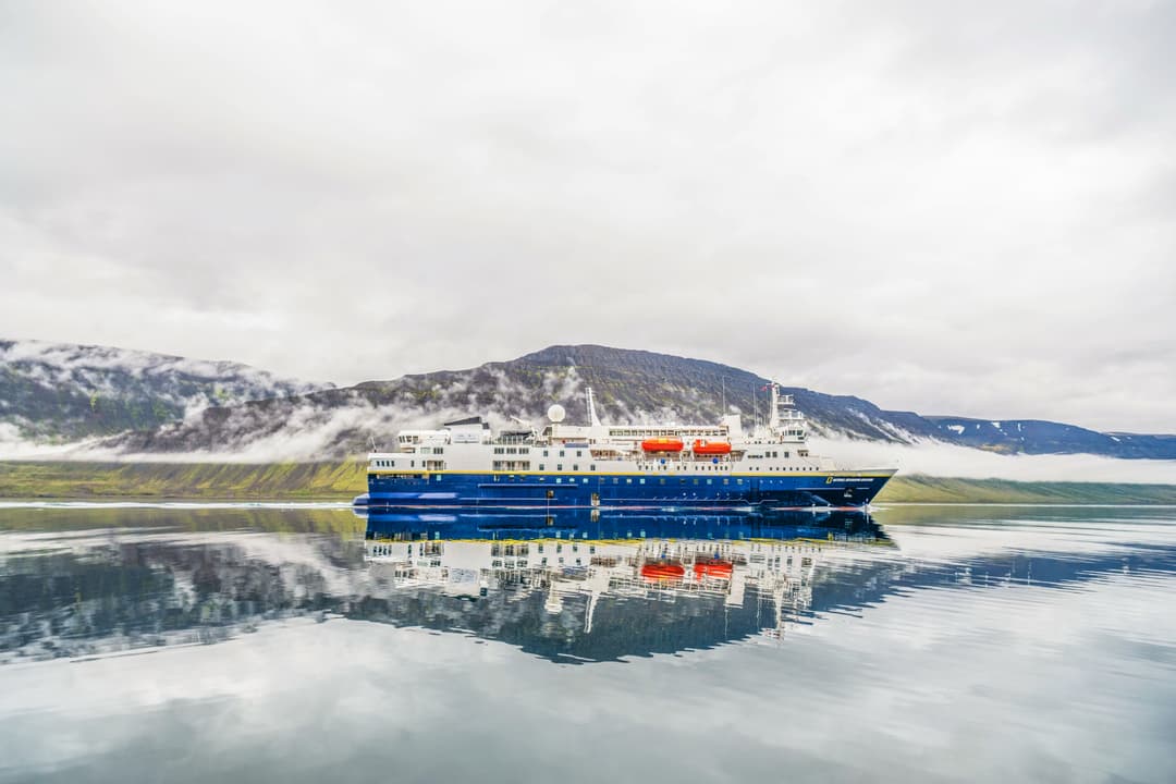 Ng Lindblad Expeditions National Geographic Ship Exterior 3