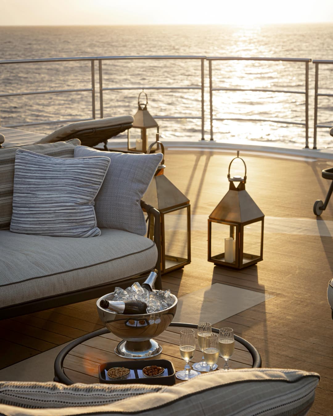 Aqua Lares Heli Deck ©Aqua Expeditions 5