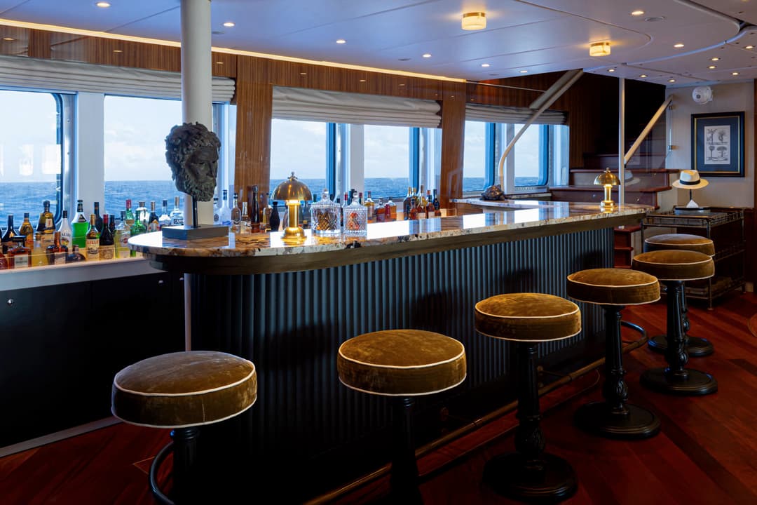 Aqua Lares Main Saloon ©Aqua Expeditions 11