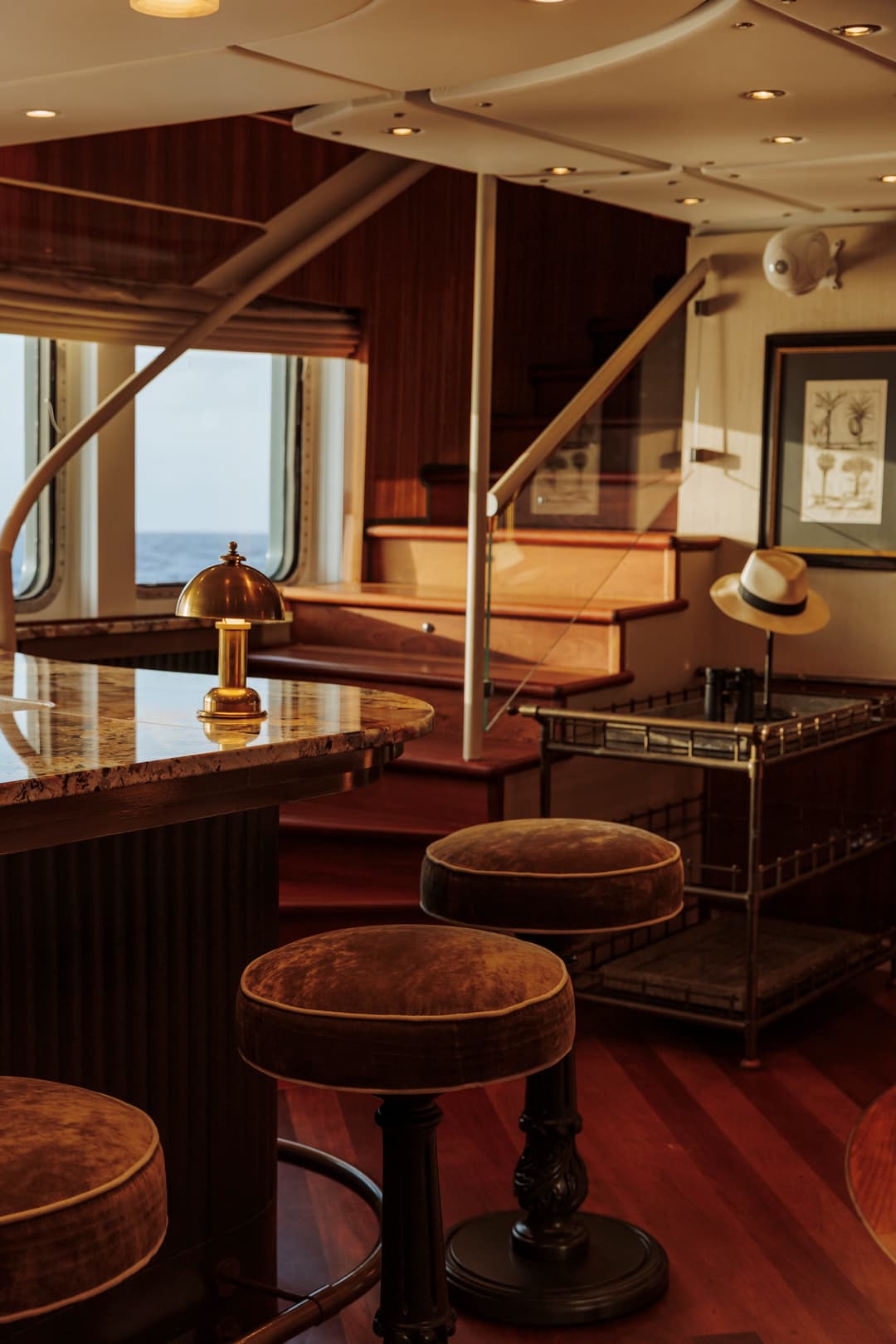 Aqua Lares Main Saloon ©Aqua Expeditions 14
