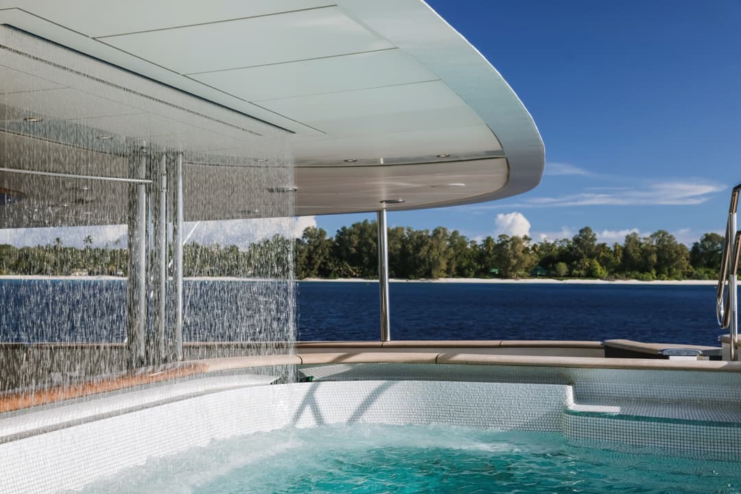 Aqua Lares Outdoor Jacuzzi ©Aqua Expeditions 6